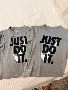 2 Nike Gray Youth 'JUST DO IT.' Short Sleeve Tee with Black Graphic